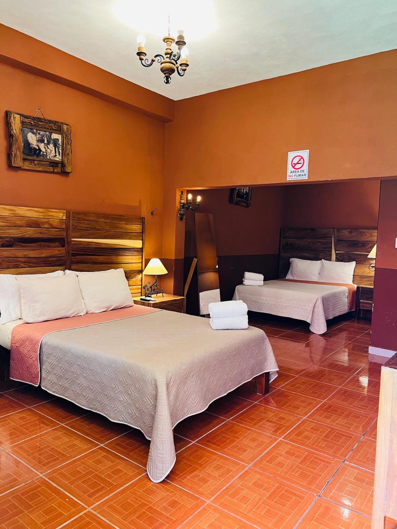 Hosteria Casa Marquez León Exterior foto